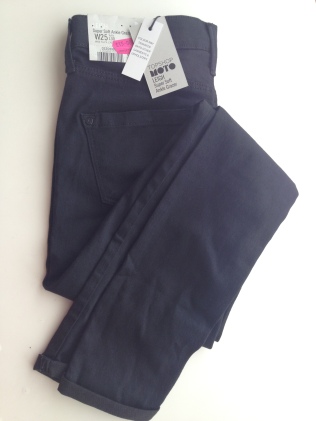 6) Topshop Black Leigh Jeans £15.00